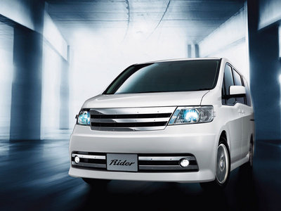 Autech-Nissan-Serena-Rider-Alpha-2-C25-2005-Photo-03.jpg