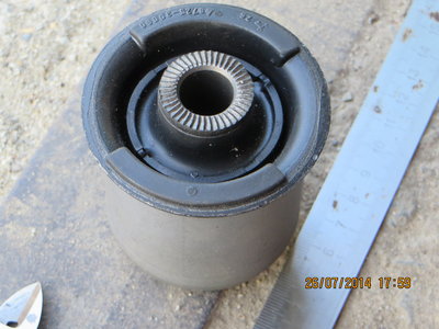02 TOYOTA 48725-30060.JPG